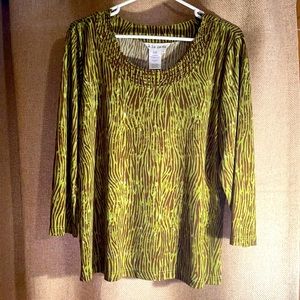 Great and beige blouse